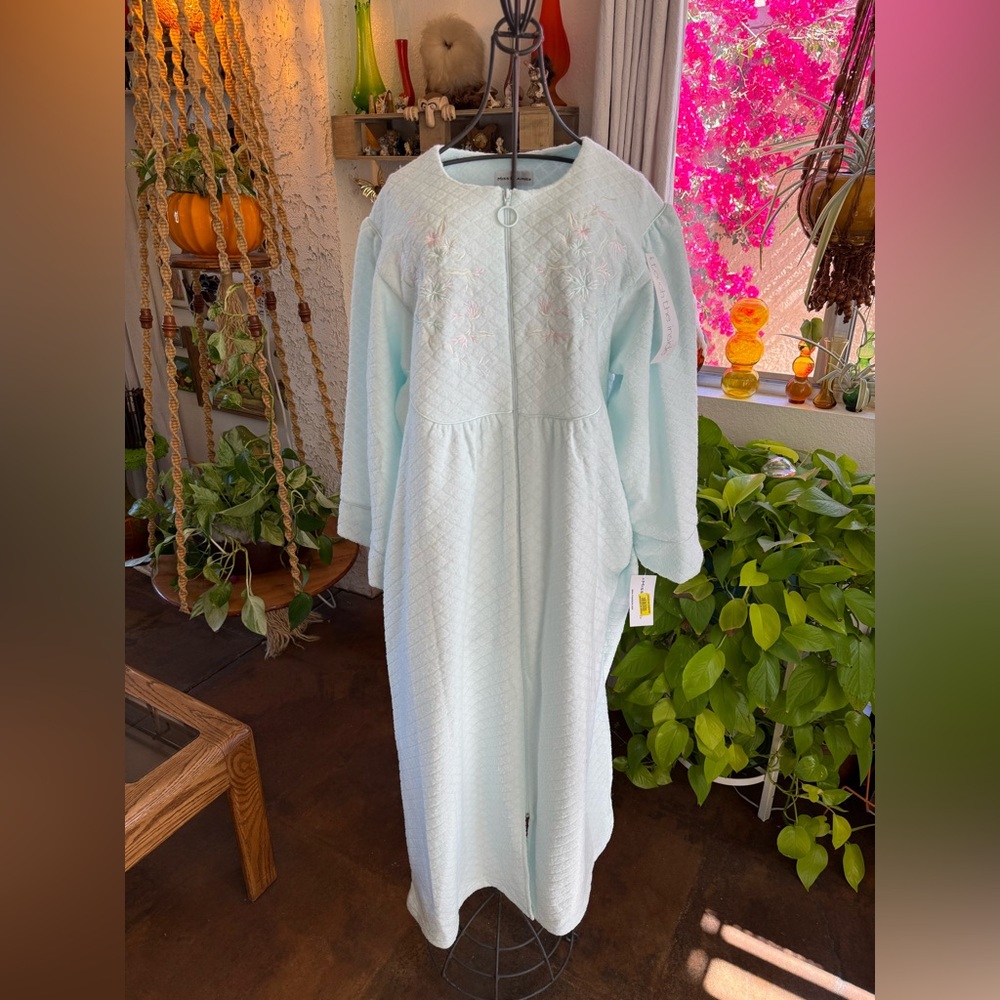 Miss Elaine Mint Quilted Long Robe- Size Small NWT